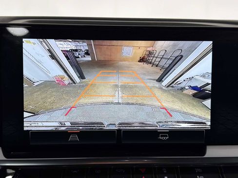 Used 2025 GMC Sierra 1500 Elevation image 28