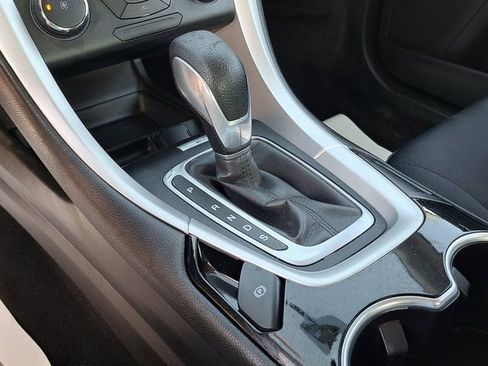 Used 2015 Ford Fusion SE w/ Equipment Group 201A FWD image 16