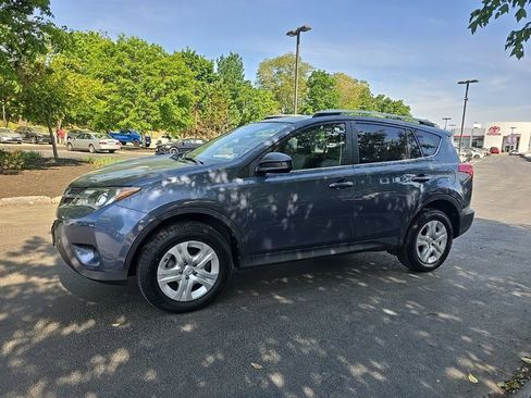 Used 2014 Toyota RAV4 LE AWD/4WD image 3