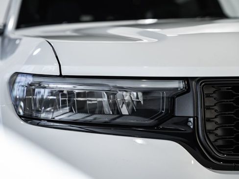 New 2025 Jeep Grand Cherokee L Altitude image 12