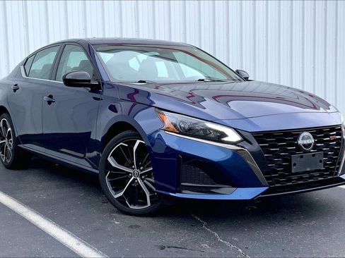 Used 2024 Nissan Altima 2.5 SR AWD/4WD image 32