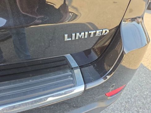 Used 2016 Jeep Grand Cherokee Limited AWD/4WD image 30