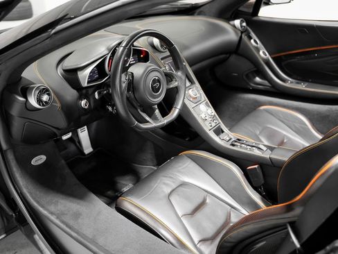 Used 2015 McLaren 650S Spider image 11