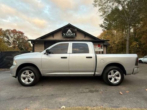 Used 2013 RAM 1500 Express RWD image 3