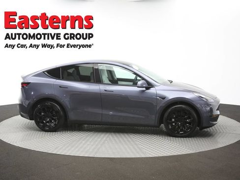 Used 2021 Tesla Model Y Long Range AWD/4WD image 40
