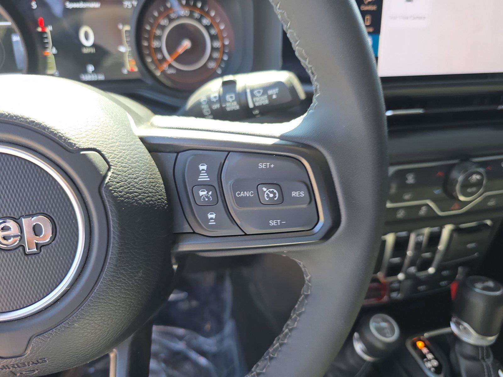 Used 2026 Jeep Wrangler Unlimited Rubicon AWD/4WD image 23