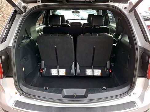 Used 2018 Ford Explorer XLT w/ Equipment Group 202A image 30