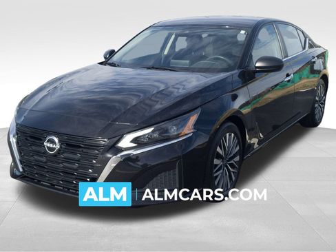 Used 2024 Nissan Altima 2.5 SV image 1