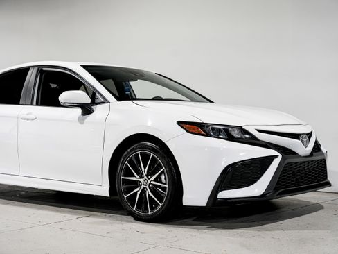 Used 2024 Toyota Camry SE FWD image 44