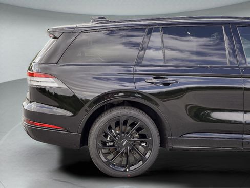 Used 2026 Lincoln Aviator Reserve image 33