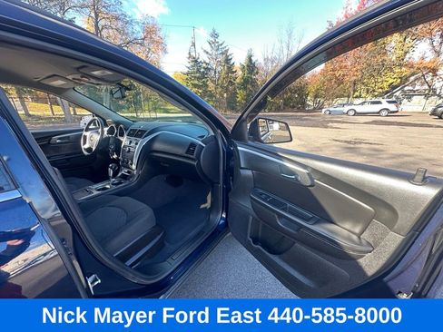 Used 2011 Chevrolet Traverse LT w/ Personal Connectivity Package image 21