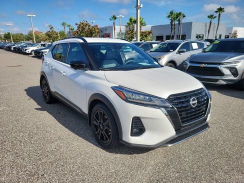 Certified 2023 Nissan Kicks SR w/ SR Premium Package FWD image 2