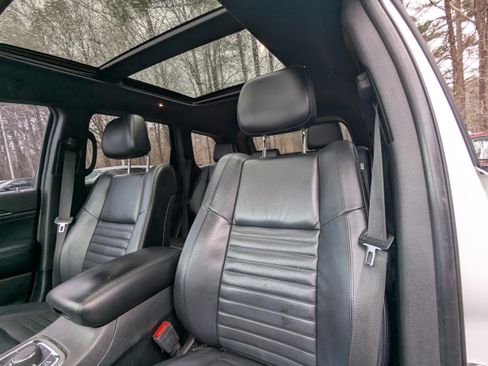 Used 2019 Jeep Grand Cherokee Limited X image 3