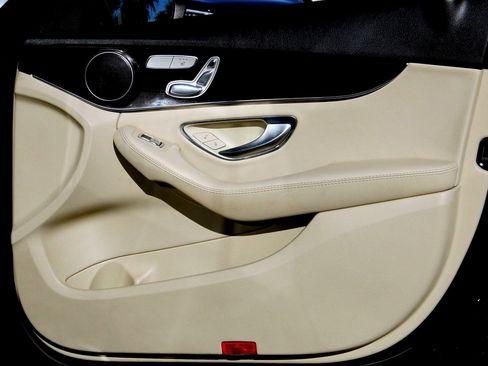 Used 2016 Mercedes-Benz C 300 Sedan image 23