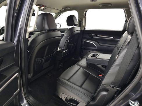 Used 2025 Kia Telluride LX FWD image 29