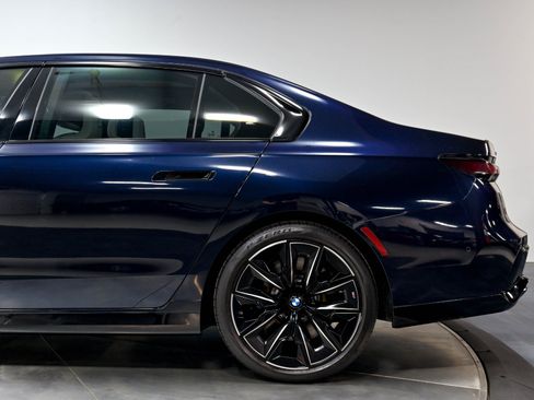 Used 2023 BMW 760i xDrive w/ Luxury Rear Seating Package AWD/4WD image 38