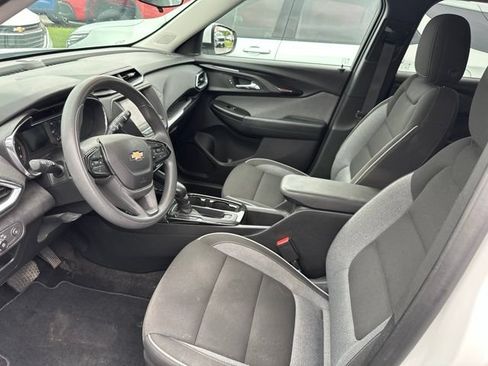 Used 2023 Chevrolet TrailBlazer LT FWD image 6