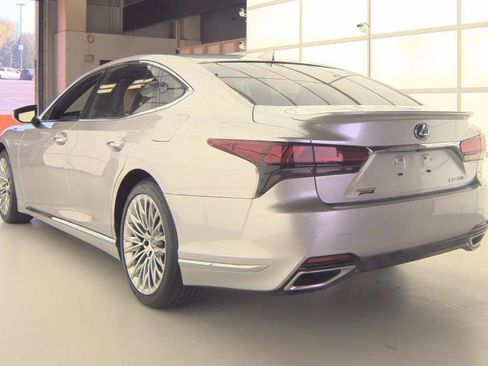 Used 2024 Lexus LS 500 RWD image 9