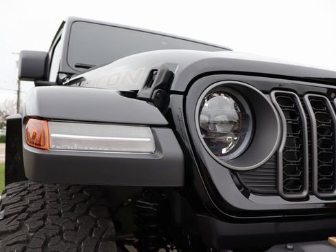 Used 2025 Jeep Wrangler Unlimited Rubicon 392 image 5