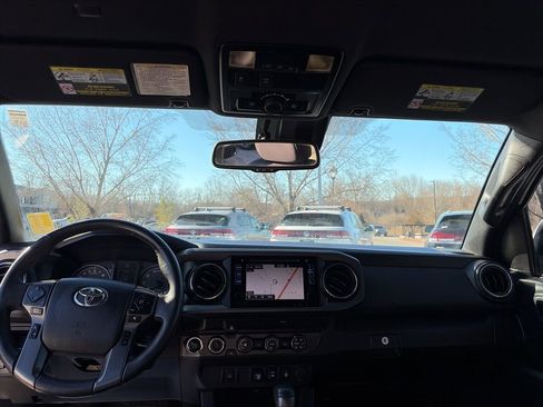 Used 2019 Toyota Tacoma TRD Off-Road image 28
