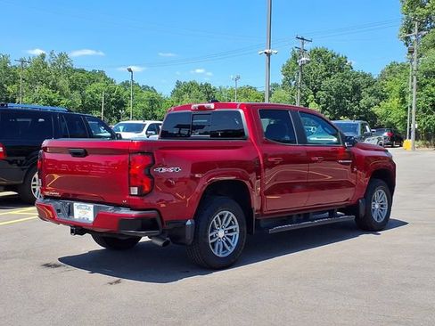 Used 2024 Chevrolet Colorado LT w/ LT Convenience Package II AWD/4WD image 2
