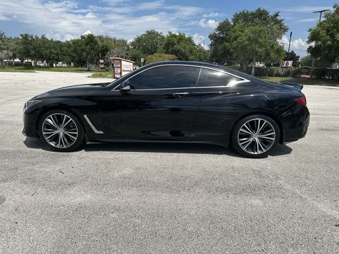 Used 2019 INFINITI Q60 3.0t Luxe RWD image 3