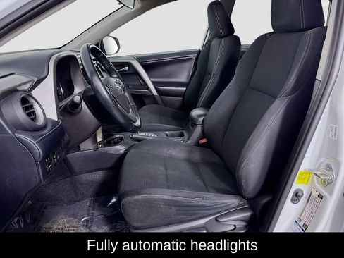 Used 2018 Toyota RAV4 XLE AWD/4WD image 10