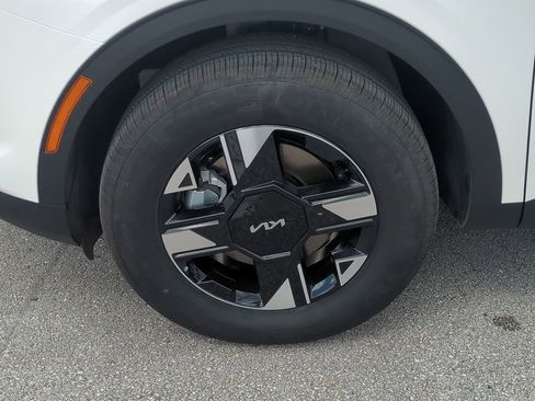 Used 2026 Kia Sportage LX AWD/4WD image 12