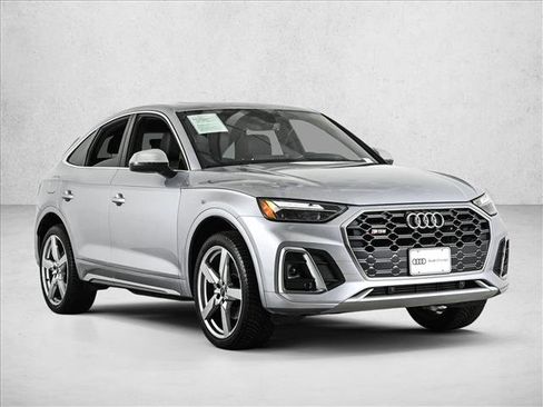 Used 2022 Audi SQ5 Premium w/ Convenience Package image 3