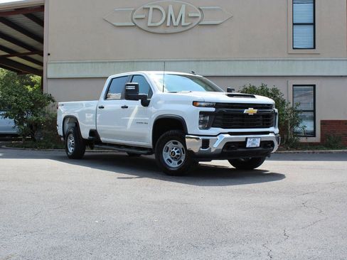Used 2024 Chevrolet Silverado 2500 W/T w/ WT Convenience Package AWD/4WD image 3