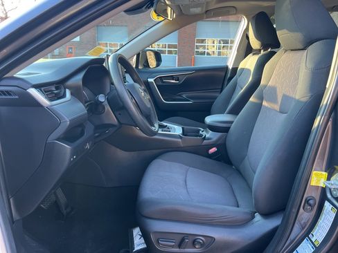 Used 2019 Toyota RAV4 XLE image 13