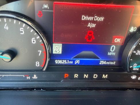 Used 2020 Ford Explorer Limited image 17