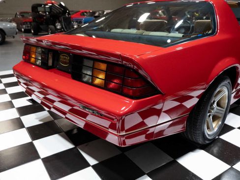 Used 1989 Chevrolet Camaro IROC-Z image 23