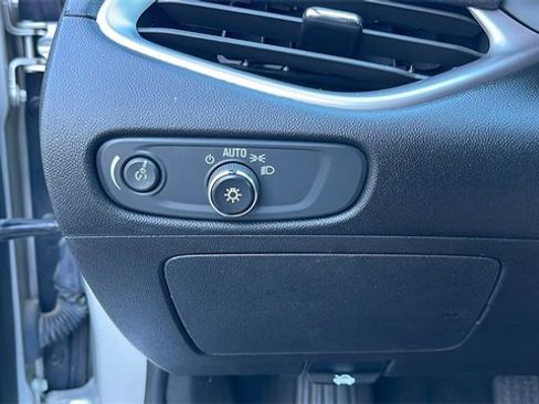 Used 2022 Chevrolet Malibu LT image 26