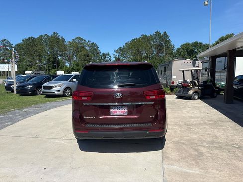 Used 2020 Kia Sedona EX FWD image 6