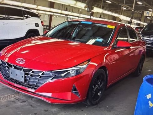 Used 2022 Hyundai Elantra SEL FWD image 1