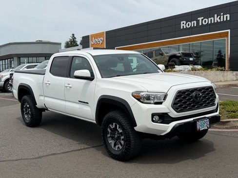 Used 2021 Toyota Tacoma TRD Off-Road AWD/4WD image 2