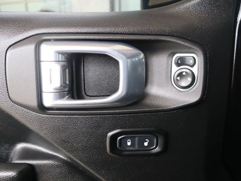 Used 2021 Jeep Wrangler Unlimited Sport AWD/4WD image 14