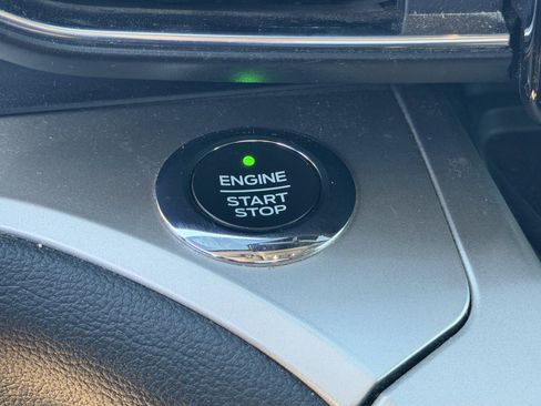 Used 2021 Ford Explorer XLT w/ Equipment Group 202A image 16