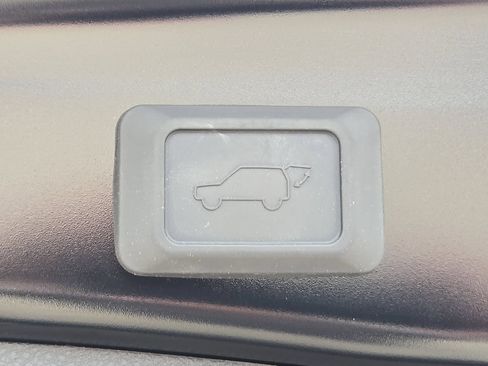 Used 2025 Toyota RAV4 XLE Premium FWD image 14
