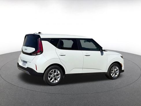 Used 2025 Kia Soul LX w/ LX Technology Package image 15