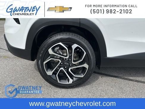 Used 2024 Chevrolet Trax RS w/ Driver Confidence Package image 11