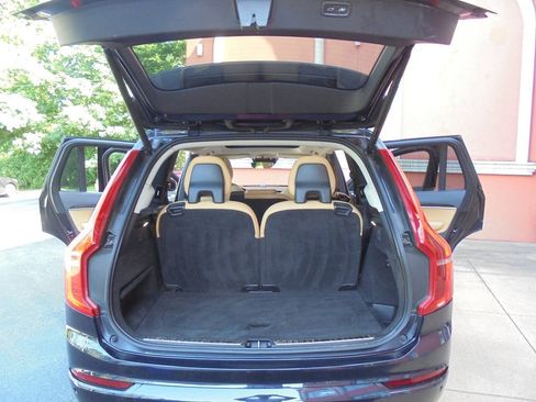 Used 2016 Volvo XC90 T6 Momentum AWD/4WD image 38