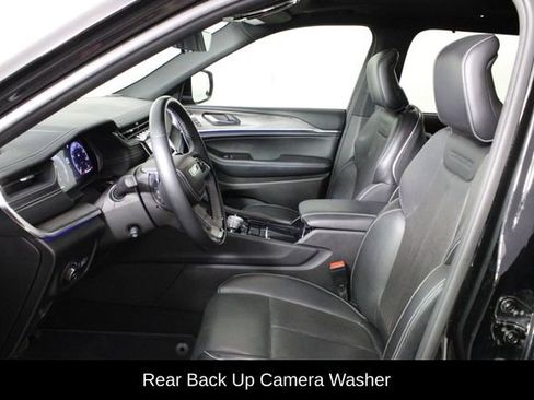 Used 2022 Jeep Grand Cherokee L Overland w/ Advanced Protech Group III AWD/4WD image 14