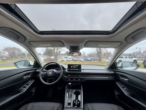Used 2024 Honda Accord EX image 11