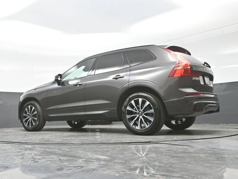 Used 2025 Volvo XC60 B5 Plus AWD/4WD image 27