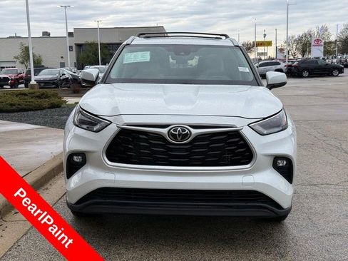 Used 2023 Toyota Highlander XLE image 8