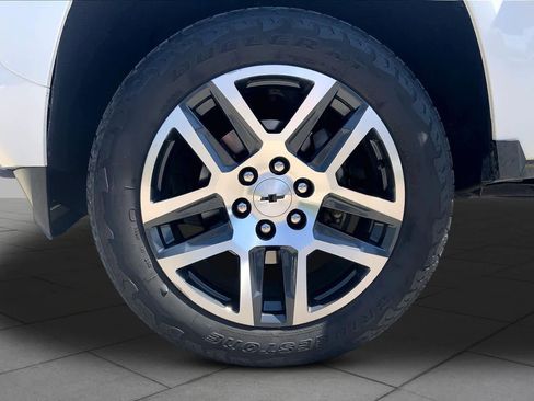 Used 2024 Chevrolet Colorado Z71 w/ Z71 Convenience Package 2 AWD/4WD image 9