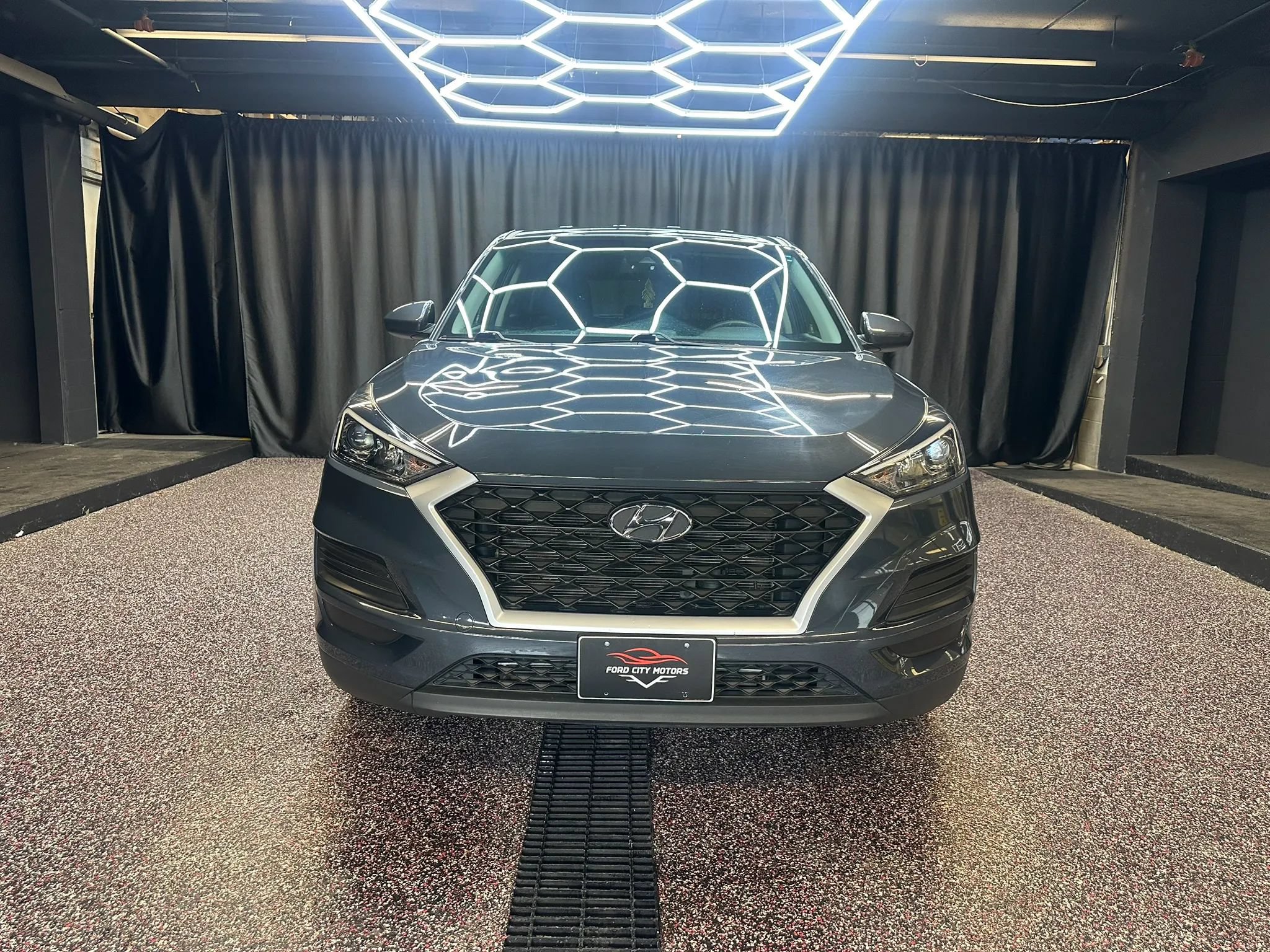Used 2020 Hyundai Tucson SE w/ Cargo Package FWD image 2