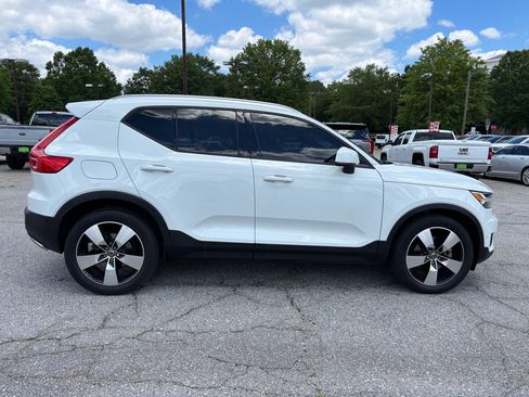 Used 2019 Volvo XC40 T5 Momentum AWD/4WD image 9